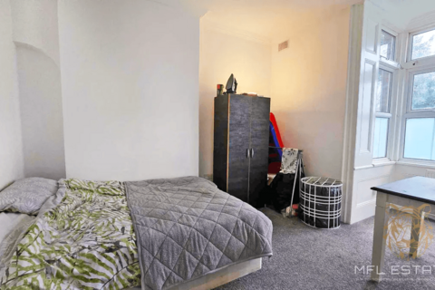 2 bedroom flat for sale, Upper Grove, London SE25 6JX
