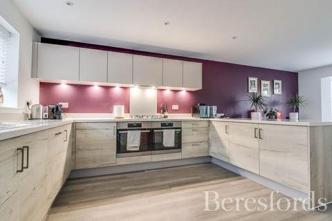 4 bedroom detached house for sale, Townrow Avenue, Braintree, CM7