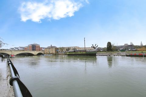 2 bedroom apartment to rent, Armstrong House, East Station Road, Peterborough