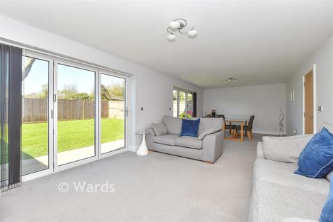 4 bedroom detached house for sale, The Tracies, Sittingbourne ME9
