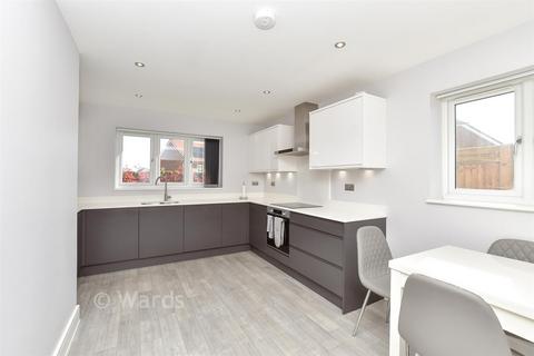 4 bedroom detached house for sale, The Tracies, Sittingbourne ME9