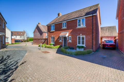 4 bedroom detached house for sale, Berkley Avenue, Hailsham, East Sussex, BN27