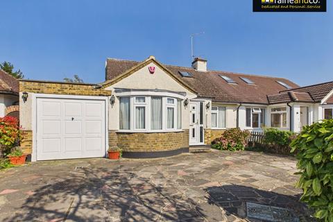 3 bedroom bungalow for sale, Fairacres Close, Potters Bar
