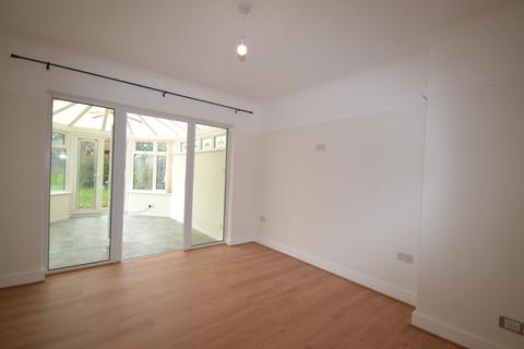 2 bedroom bungalow to rent, Oakroyd Avenue, CM6