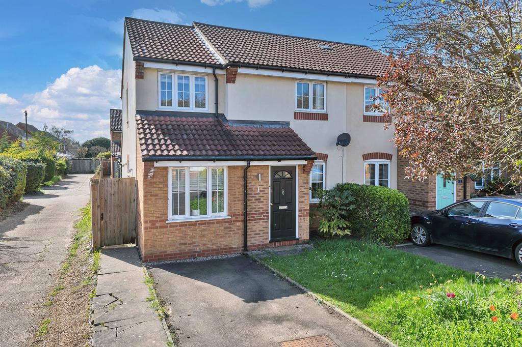 3 bedroom end of terrace house for sale