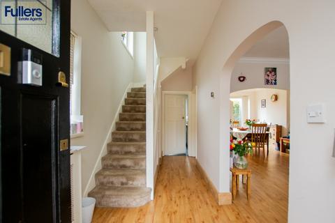 4 bedroom semi-detached house for sale, Sherbrook Gardens, London N21