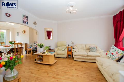 4 bedroom semi-detached house for sale, Sherbrook Gardens, London N21