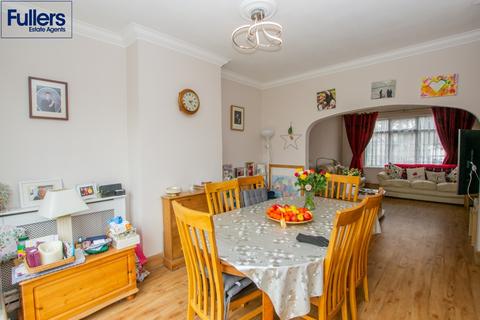 4 bedroom semi-detached house for sale, Sherbrook Gardens, London N21