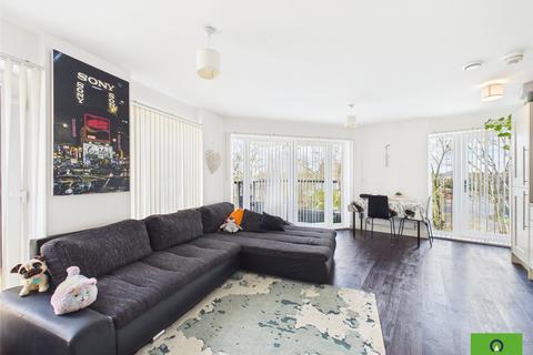 2 bedroom flat for sale, Maxwell Road, Romford RM7