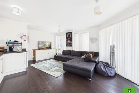2 bedroom flat for sale, Maxwell Road, Romford RM7