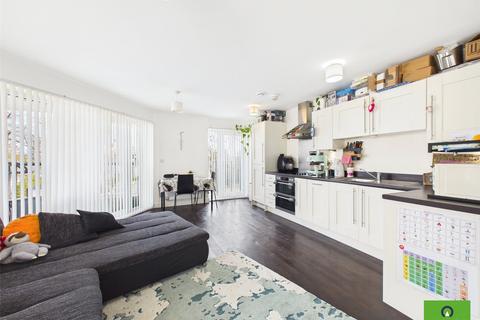 2 bedroom flat for sale, Maxwell Road, Romford RM7
