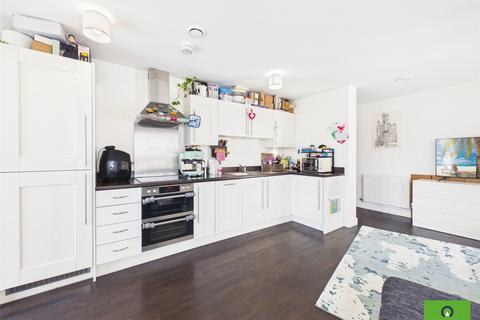 2 bedroom flat for sale, Maxwell Road, Romford RM7