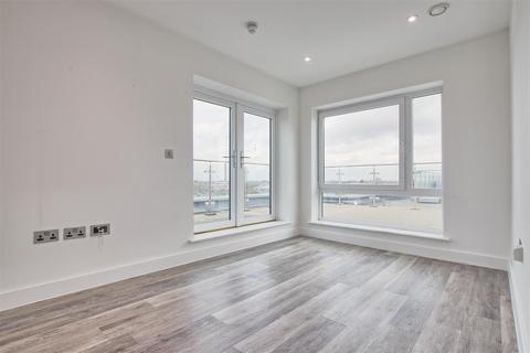 2 bedroom flat for sale, Newmarket Road, Cambridge
