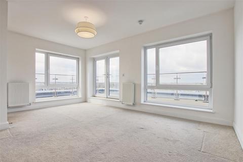 2 bedroom flat for sale, Newmarket Road, Cambridge