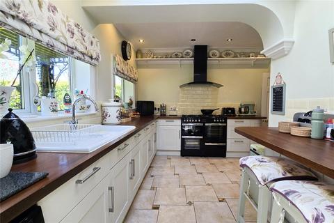4 bedroom detached house for sale, Warminster Road, Westbury