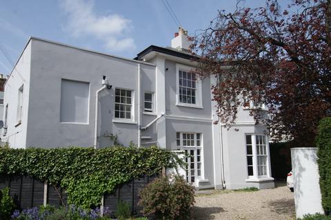 Semi-detached house - Tivoli/The Suffolks Border
