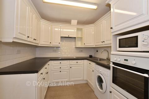 1 bedroom ground floor flat for sale, Chadwell Heath Lane, Chadwell Heath, Essex