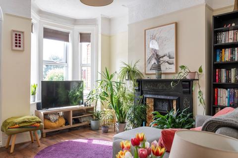 2 bedroom terraced house for sale, Knowsley Road, Norwich