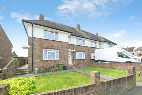 2 bedroom maisonette for sale, Chelmsford Avenue, Romford, RM5