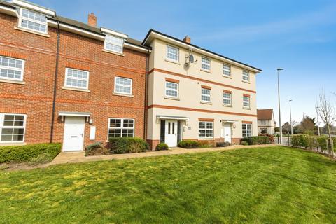 2 bedroom apartment for sale, Hayes Drive, Three Mile Cross, Reading