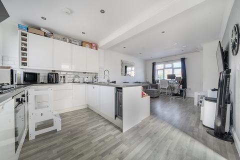 2 bedroom semi-detached house for sale, Downderry Road, Bromley