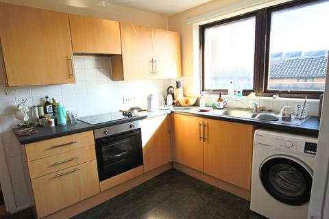 2 bedroom flat to rent, Shepherds Loan, West End, Dundee, DD2