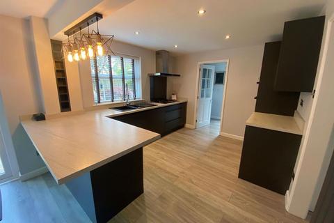 3 bedroom detached house to rent, Boswell Close, Mansfield, NG18 4BZ