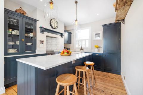3 bedroom flat for sale, Arlingford Road, SW2
