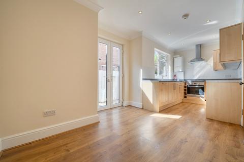 2 bedroom apartment for sale, Eastcombe Avenue, London