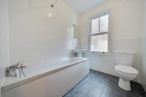 2 bedroom apartment for sale, Eastcombe Avenue, London