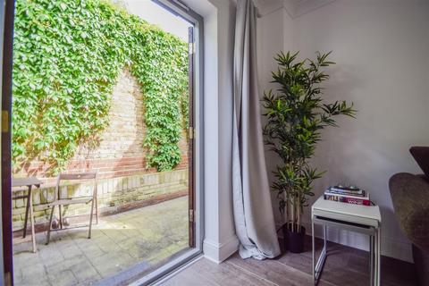 undefined, Palatine Road, London, N16