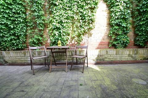 undefined, Palatine Road, London, N16