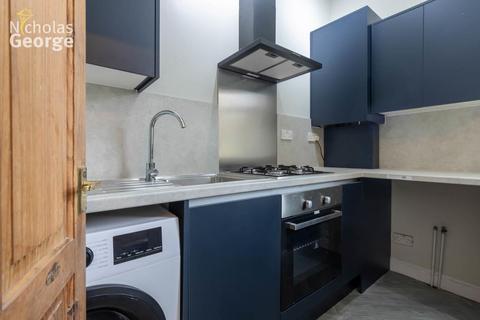 undefined, Grove Avenue, Moseley, B13 9RU