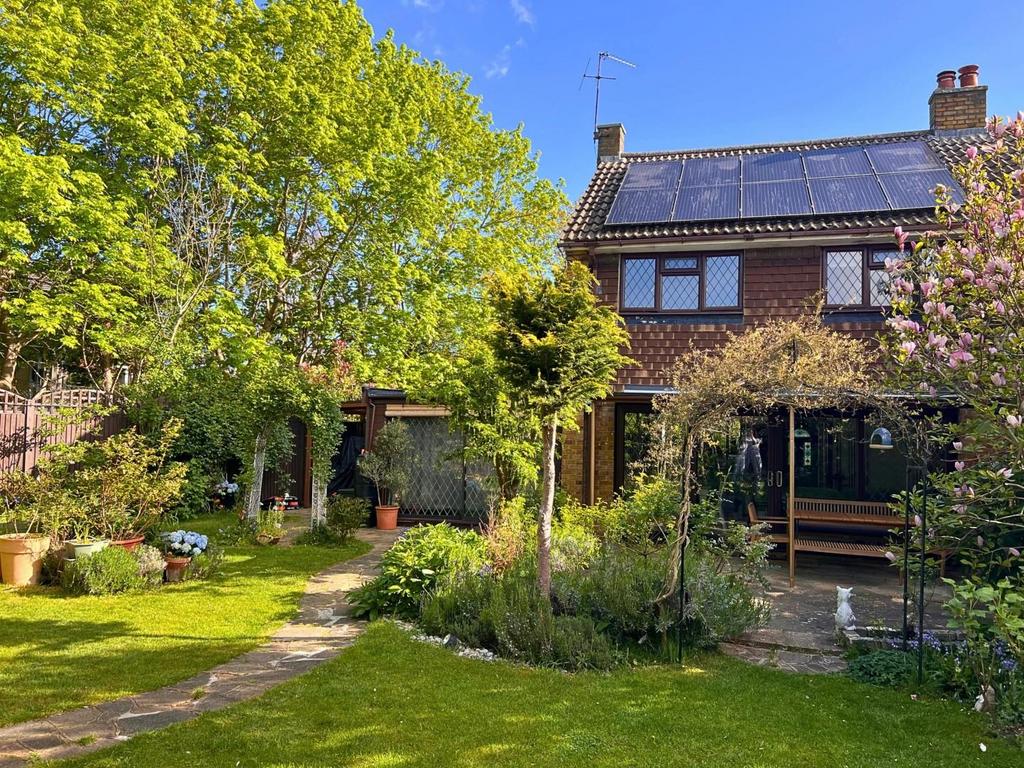 House exterior, garden