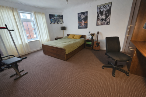 6 bedroom house to rent, Manor Drive, Leeds