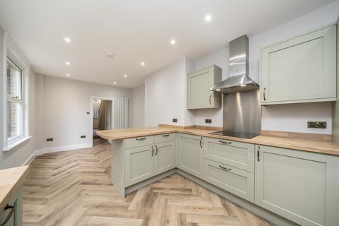 3 bedroom terraced house for sale, Shooters Hill Road, Blackheath, London, SE3