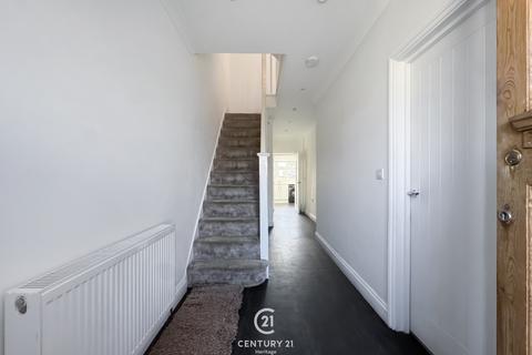4 bedroom terraced house for sale, Eastern Avenue, Ilford, IG2 7JB