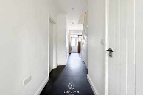 4 bedroom terraced house for sale, Eastern Avenue, Ilford, IG2 7JB