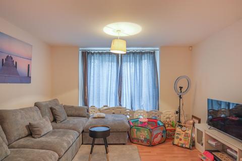 2 bedroom flat for sale, Sale Road, Wythenshawe M23