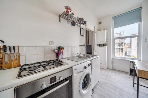 2 bedroom flat for sale, Miranda Road, Archway, London, N19