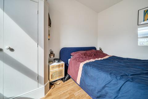 2 bedroom flat for sale, Miranda Road, Archway, London, N19