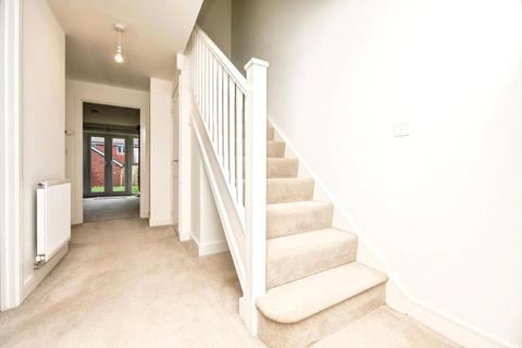 3 bedroom semi-detached house for sale, Brooklime Road, Warwick, Warwickshire, CV34