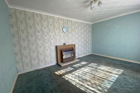 3 bedroom semi-detached house for sale, Holm Garth Drive , Hull, East Yorkshire , HU8 9DU