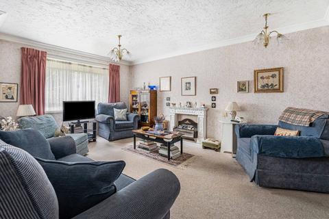 2 bedroom apartment for sale, Pembroke Lodge, Du Cros Drive, Stanmore, HA7