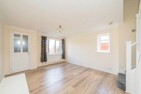 2 bedroom flat to rent, Churchill Close, Feltham TW14