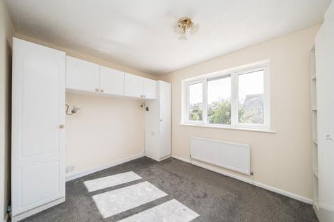 2 bedroom flat to rent, Churchill Close, Feltham TW14