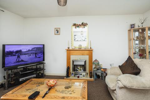 2 bedroom flat for sale, Lincoln Way, North Wingfield S42