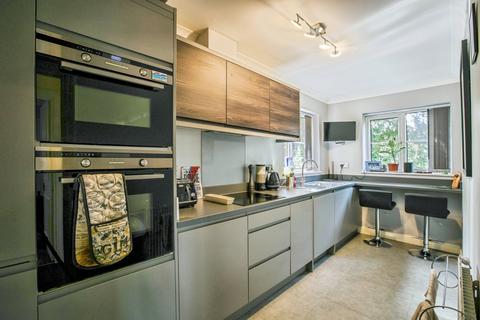 2 bedroom ground floor flat for sale, Stevens Close, Beckenham, BR3