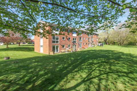 2 bedroom flat for sale, Nightingale Walk, Woodhall Farm, Hemel Hempstead, Hertfordshire, HP2 7QX