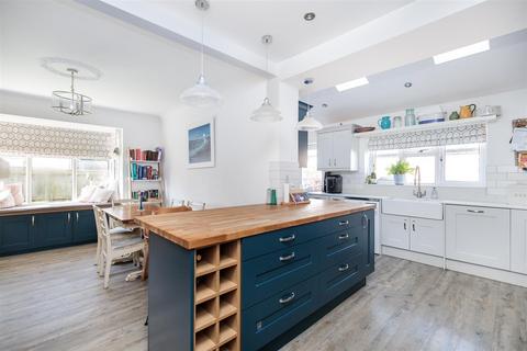 4 bedroom semi-detached house for sale, The Avenue, Morpeth NE61